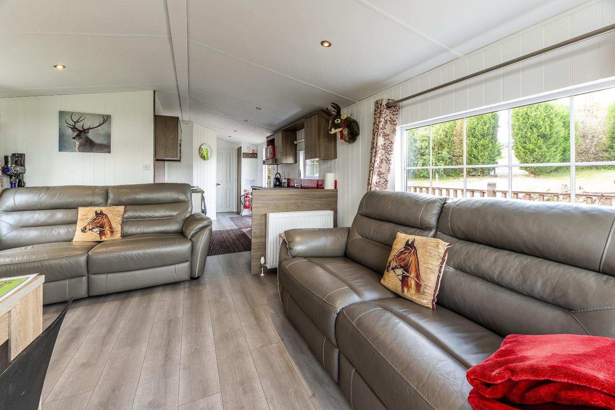Fairview Farm Holiday Retreat: Luxury Lodges in Nottinghamshire Countryside Exterior photo